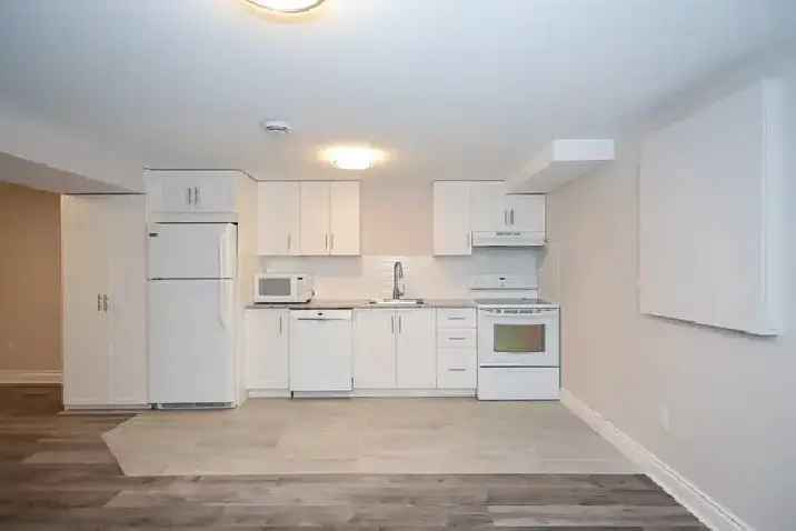 Room in newly renovated 3BD, 1bath basement in in Beacon Hill