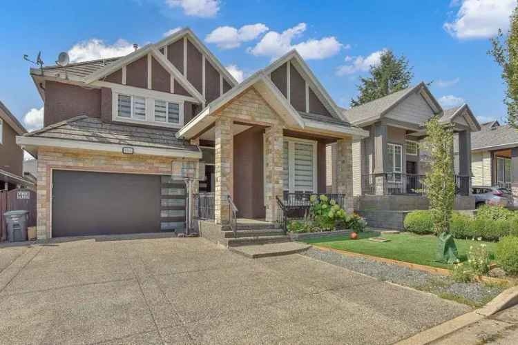 Surrey House for Sale: Fully Renovated 4 Bed 3 Bath Home