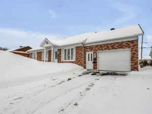 Bungalow for Sale Quebec North Shore 3 Beds Family Friendly