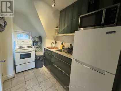 1 room apartment of 171 m² in Toronto