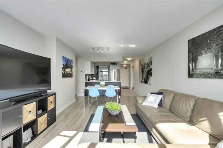 Yaletown 3-Bedroom Suite - Fully Remodeled