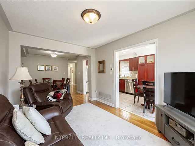 House For Sale in Vaughan, Ontario