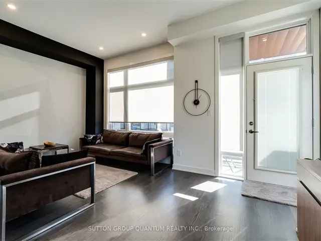 Townhouse For Sale in Vaughan, Ontario