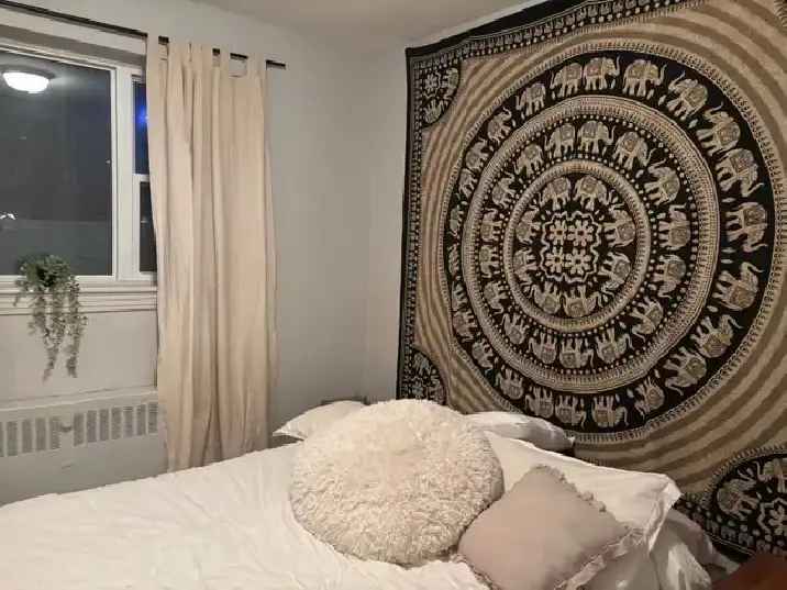 Room for Rent Available Now