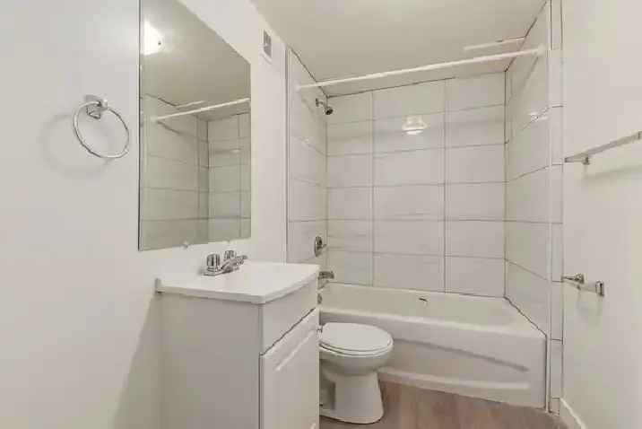 Downtown Edmonton Apartments for Rent - Simon's Court