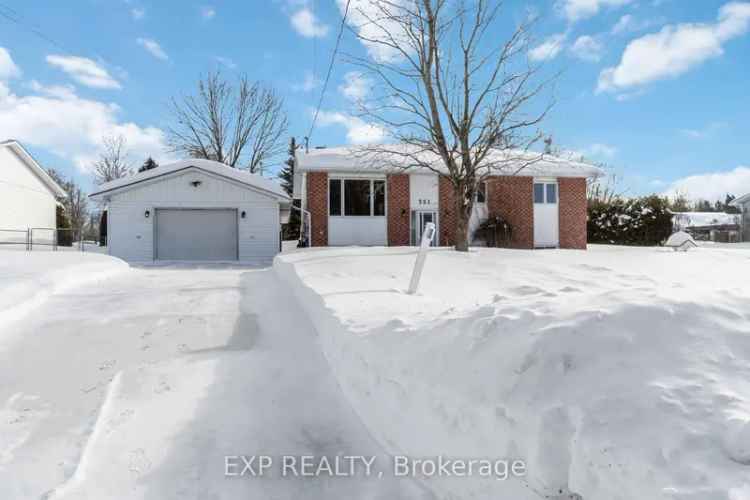 Charming High Ranch 3 Bed 4 Car Garage Rockland