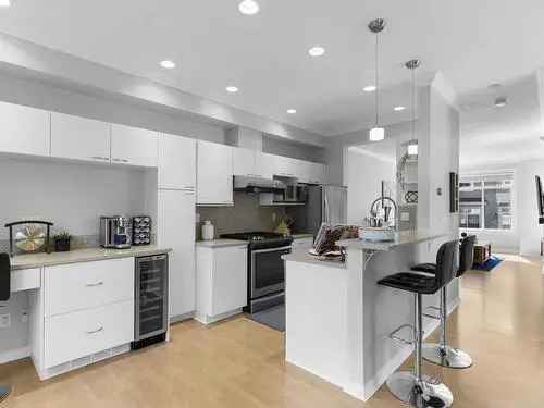 3 Bedroom Townhouse For Sale in Newton Surrey