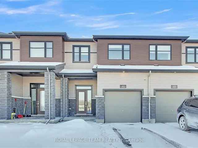 3 Bedroom 3 Bathroom Townhouse in Half Moon Bay Barrhaven