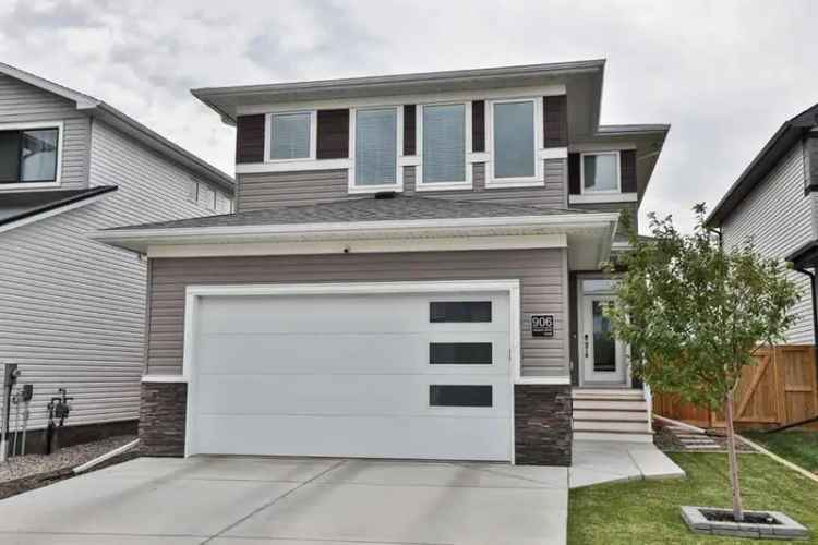 Buy House in Copperwood with Amazing Features and Stunning Mountain View