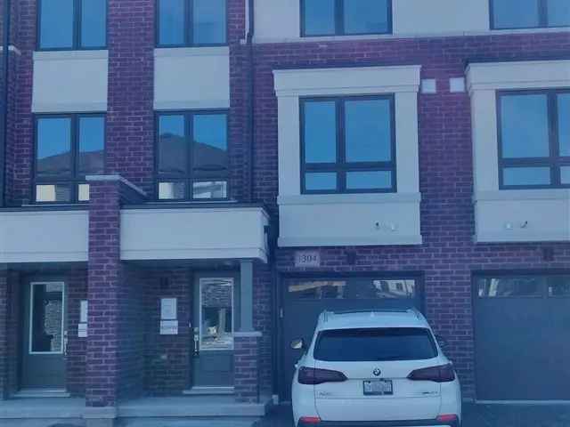 Townhouse For Rent in Oshawa, Ontario