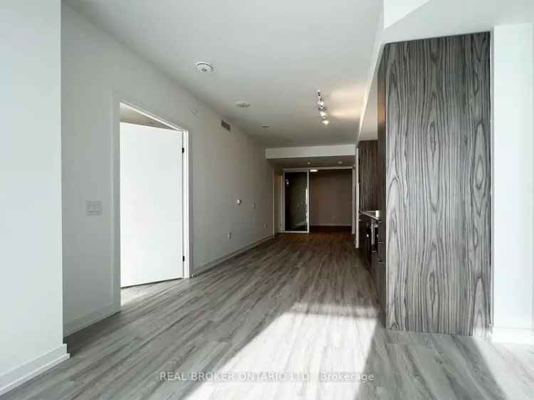 Rent Amazing 2 Bed 2 Bath Lakeview Condo in Toronto with High-End Amenities