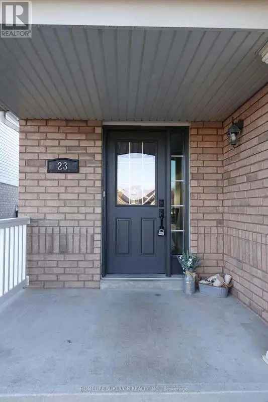 3 Bedroom 3 Bathroom Detached Link Home in Bowmanville