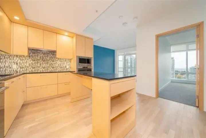 Luxury Surrey Central Apartment 2 Beds 2 Baths