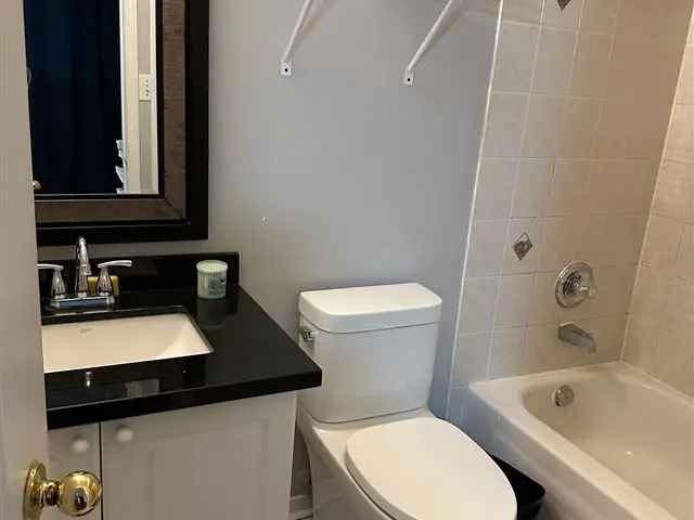 House For Sale in Mississauga, Ontario