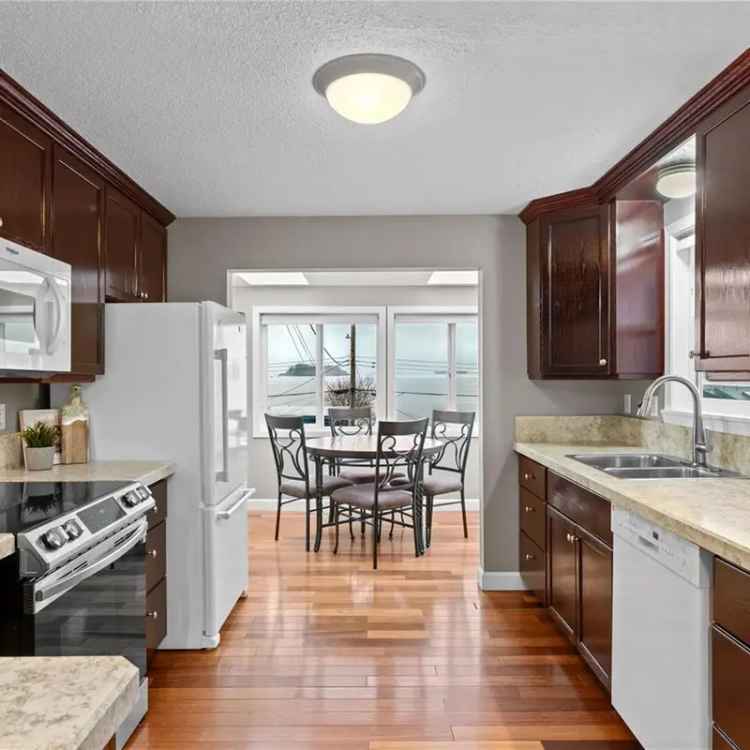 Ocean View Rancher with Studio Suite in Departure Bay