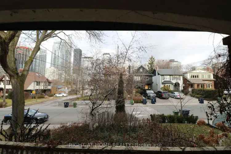 Buy Extra Wide Semi in Davisville with Family Features