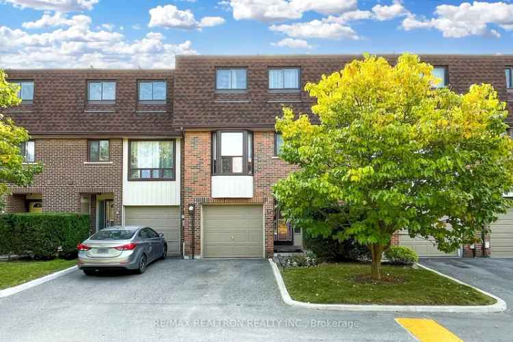 Townhouse For Sale in Whitby, Ontario