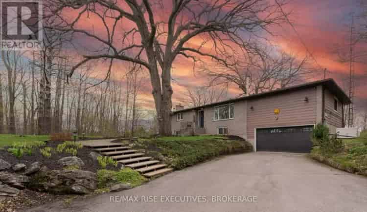 88 Acres Waterfront Bungalow Modernized Kitchen Expansive Deck