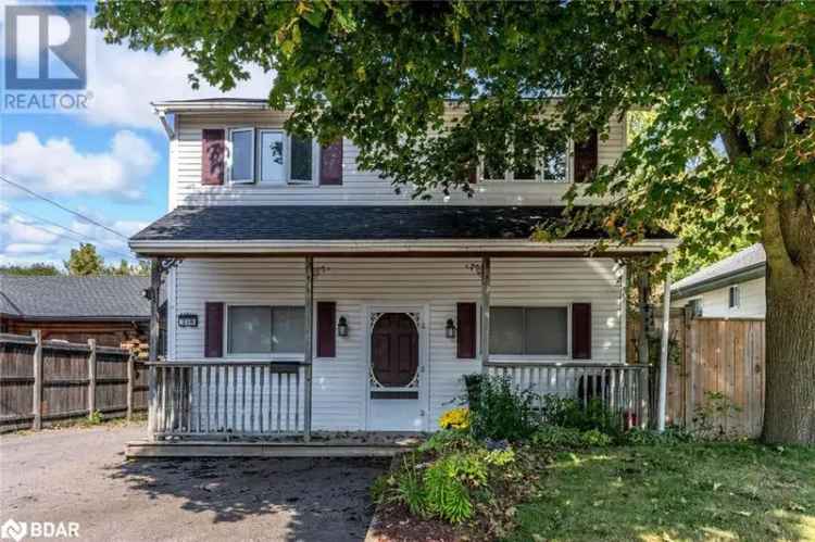 Spacious Home with Legal Second Suite in Innishore