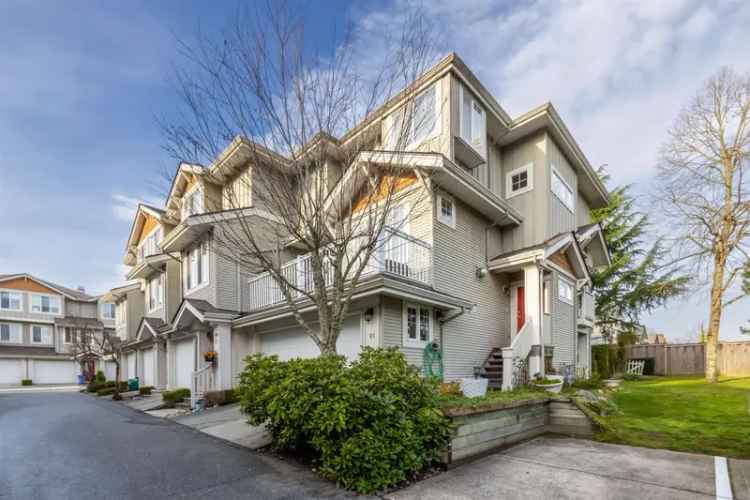 A $879,800.00 Townhouse with 4 bedrooms in Sullivan Station, Surrey