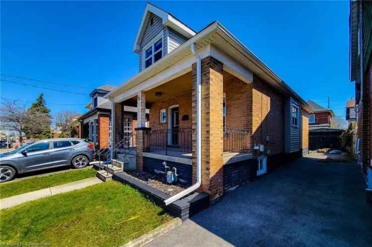 Charming 3-Bedroom Home near Tim Hortons Field