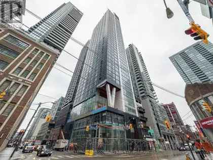 1 room apartment of 3925 m² in Toronto