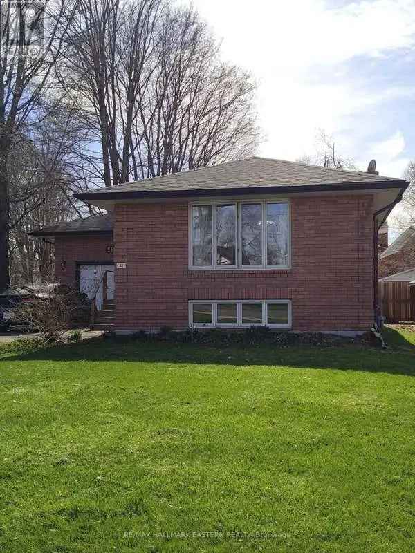All Brick Bungalow near Trent River - 3 Baths, Attached Garage