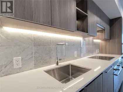 1 room apartment of 383 m² in Toronto