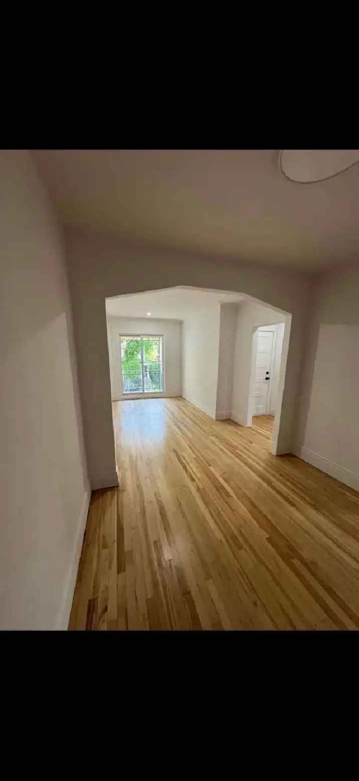 2 beds 1 bath apartment (4-1/2)