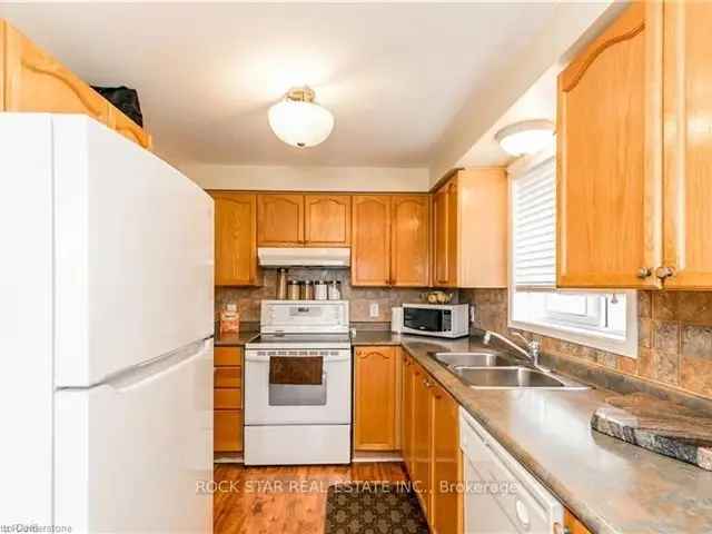 Spacious 3 Bedroom Home in Barrie South With Finished Basement