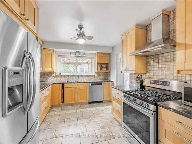 Stunning 4 BR, 3 Bath Family Home in Burlington's Tyandaga