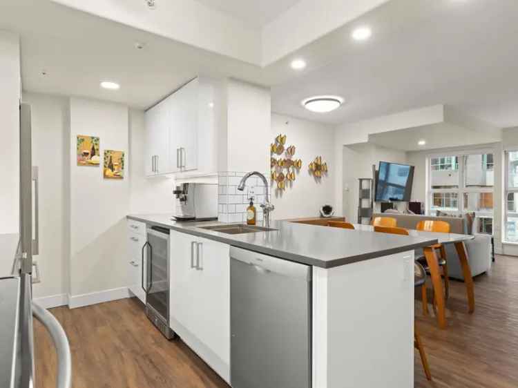 Condo For Sale in Vancouver, British Columbia