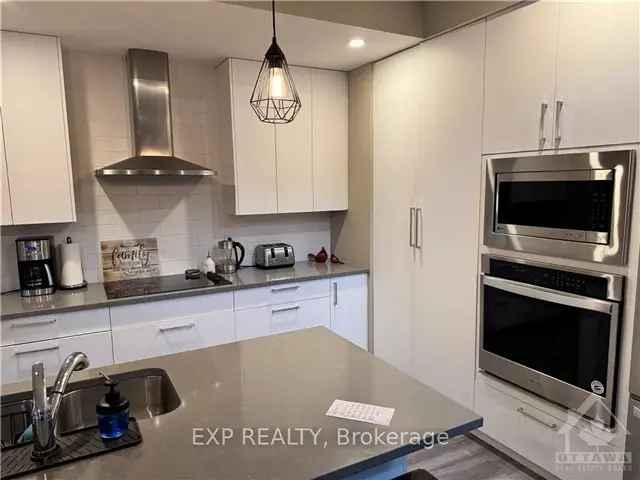 Russell Duplex Investment Opportunity 3 Bed 15 Bath 1 Bed 1 Bath