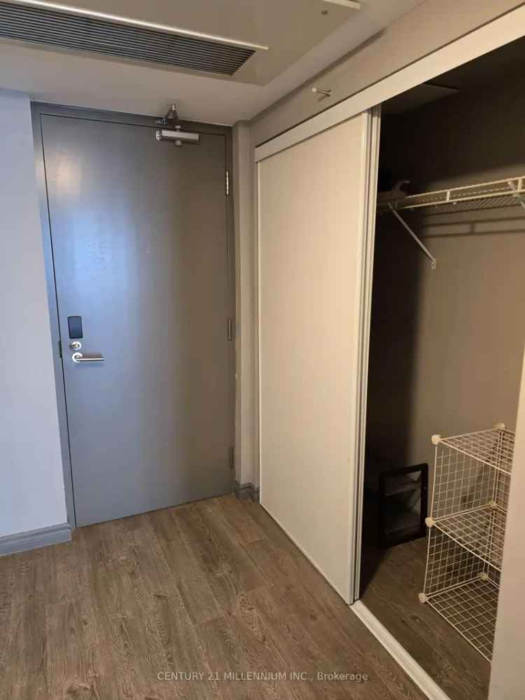 1 Bedroom Plus Den Suite Near Universities