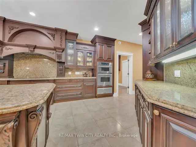 Luxury 5 Bed 4 Bath Home in Hidden Valley