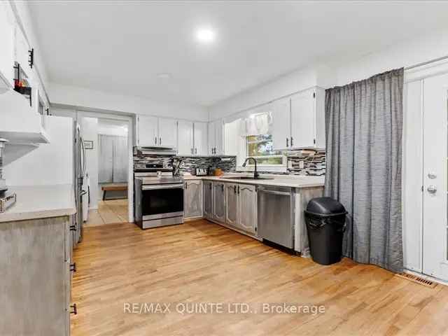 House For Sale in 31, Ridge Road, Picton, Ontario