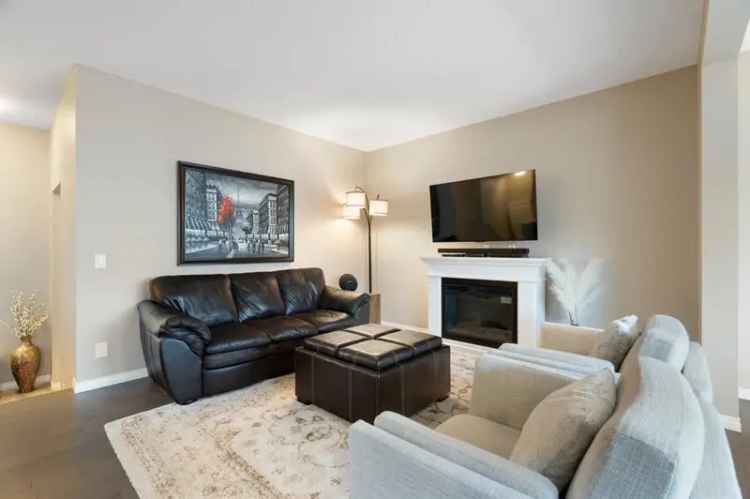 House For Sale in Calgary, Alberta