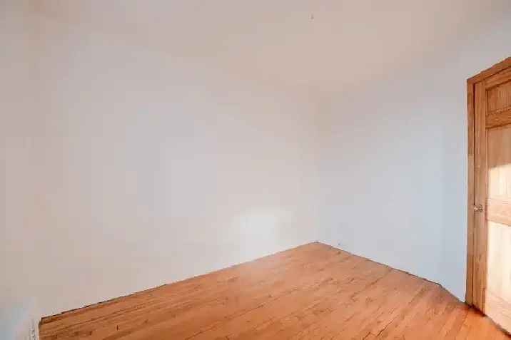 Rent 2 Bedroom Apartment in Villeray with Free Month