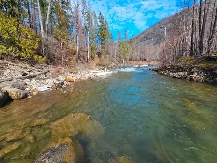 40 Acres Shuswap Riverfront Lakeview Property 16 Lots RV Sites Solar Power