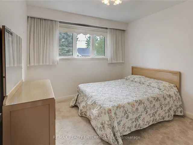 Clarkson Bungalow: 3-Bed, 2-Bath Family Home Near Schools and Transit