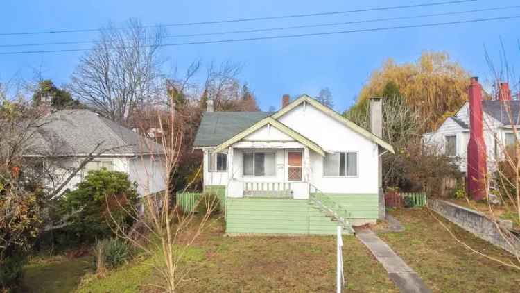 A $2,100,000.00 House/Single Family with 2 bedrooms in Central Lonsdale, North Vancouver