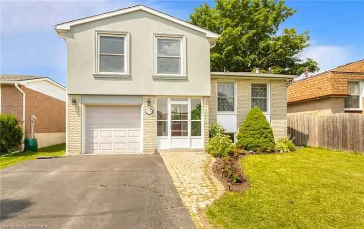 House For Sale in 1756, Briarwood Drive, Cambridge, Ontario