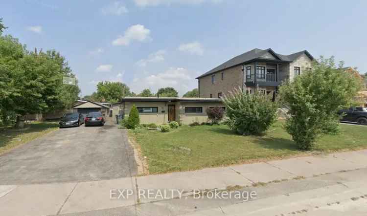 House For Sale in Mississauga, Ontario