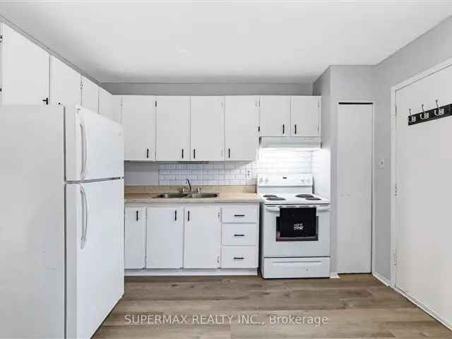 3 Bed 2 Bath Townhome Remodeled End Unit Near Shops Schools