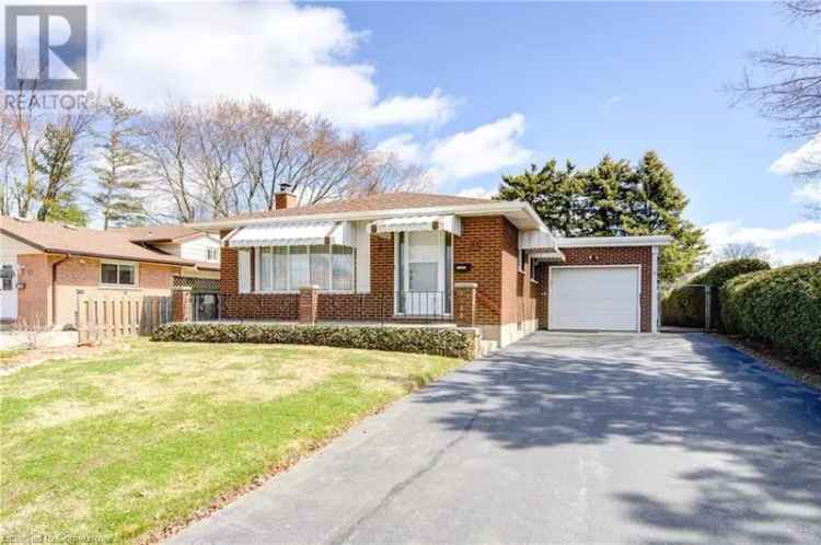 Bright Bungalow in Alpine Village Family Friendly Home