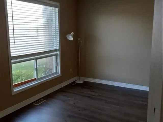 Townhouse For Sale in Perth, Ontario