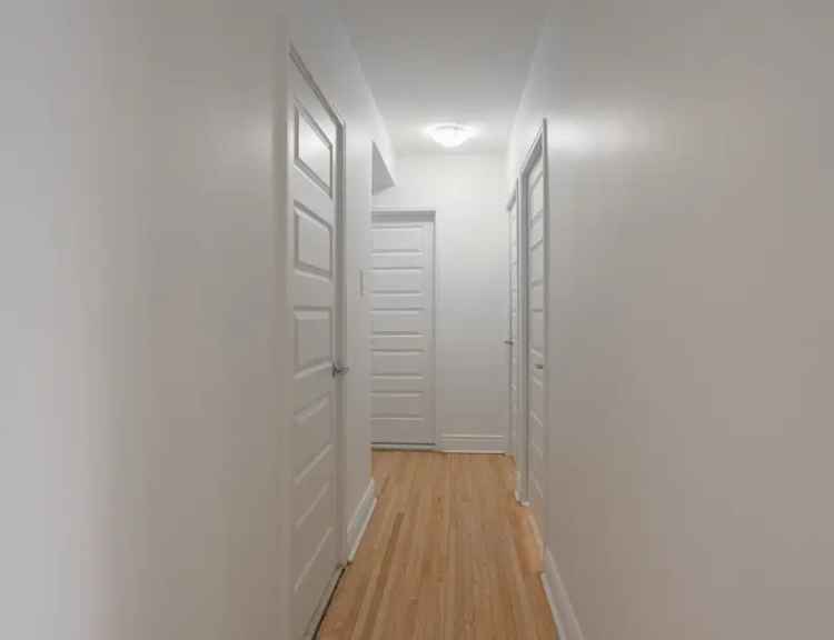 Rent 3½ Spacious and Renovated Apartment in Downtown Montreal