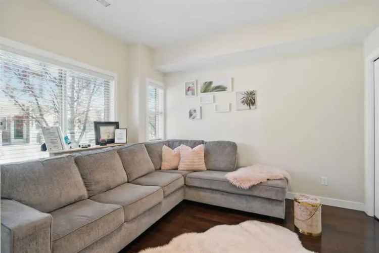 3-Bedroom Townhouse in Cougar Ridge Calgary