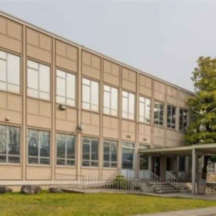 Lease Office Unit in Burnaby Vancouver with Large Kitchen and Boardroom