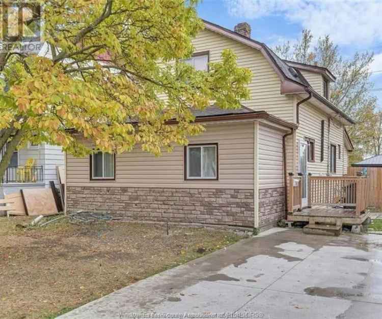 1 3 4 Storey Home in East Windsor Great Potential for Investors